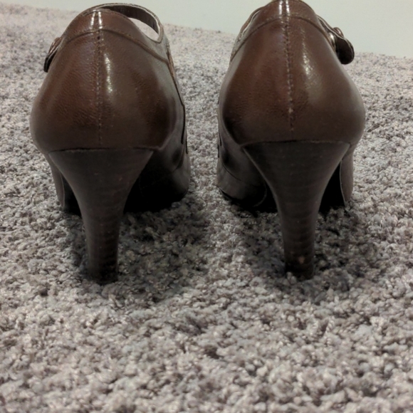 High heeled round toe strappy shoes - Picture 3 of 5